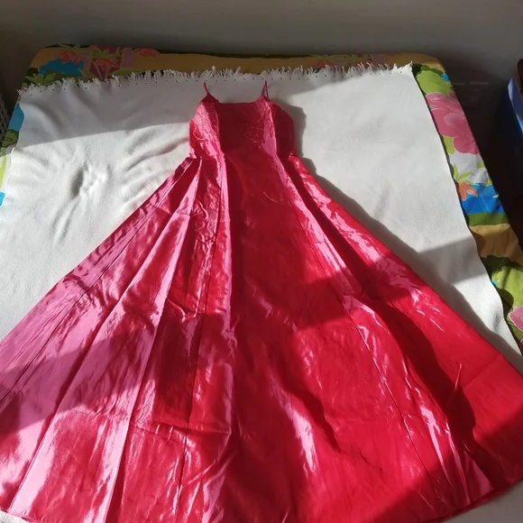 Zum Zum by Niki Livas Spaghetti strap Gown Dress - Picture 7 of 16